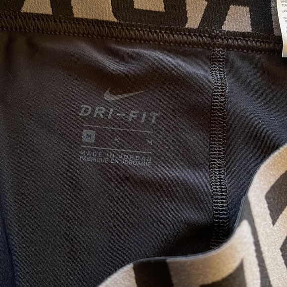 Nike Pro Capris - Picture 5 of 7